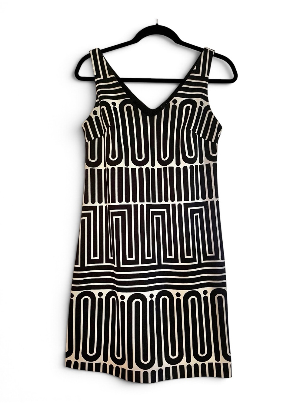 Trina Turk Black & White Size Small Sheath Dress
